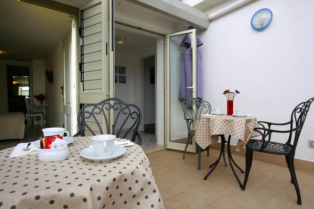 B&B A Casa Di Amici Giardini-Naxos Exterior foto