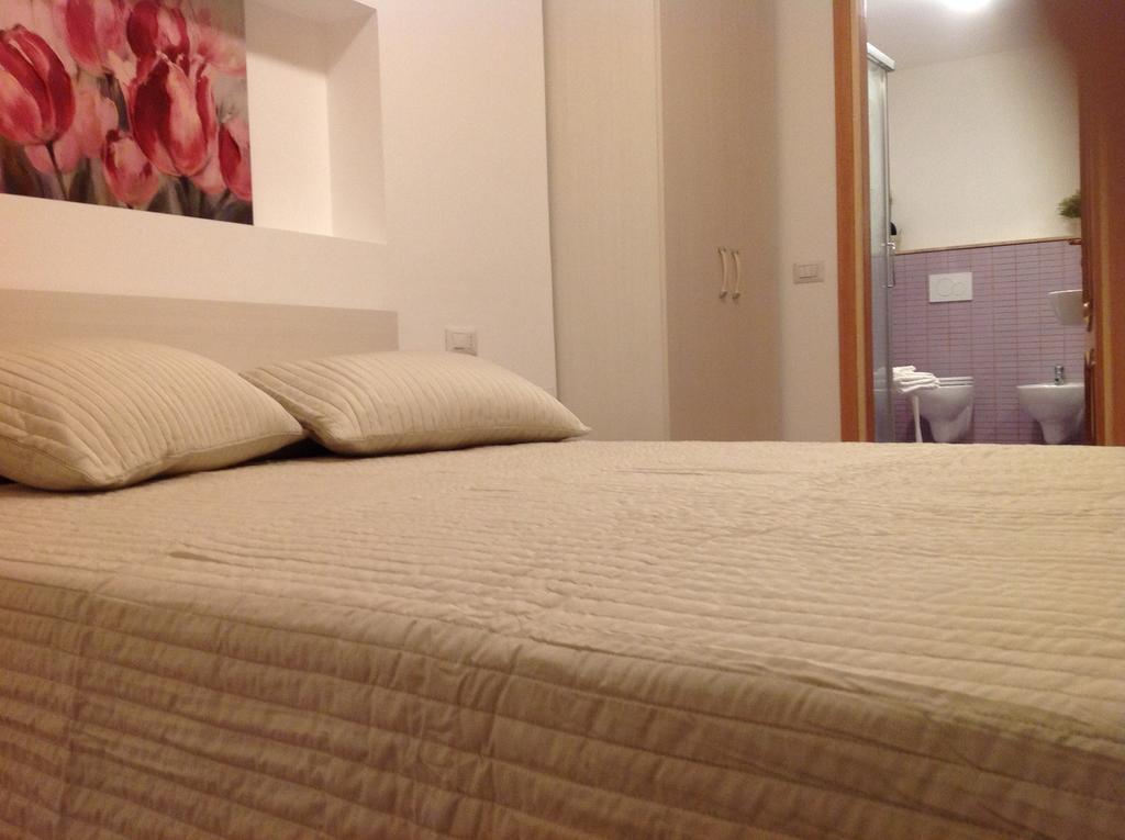 B&B A Casa Di Amici Giardini-Naxos Habitación foto